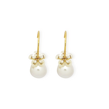 Load image into Gallery viewer, Rachel&#39;s Floral Pearl Earrings
